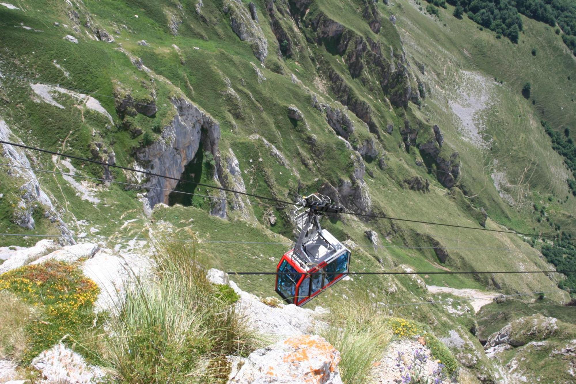 Hosteria Picos De Europa Potes Esterno foto