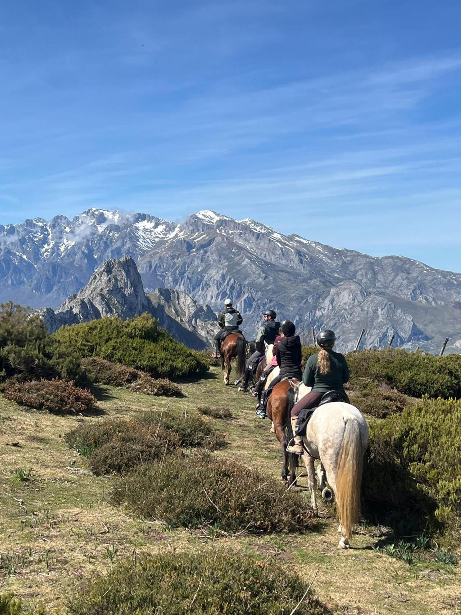 Hosteria Picos De Europa Potes Esterno foto